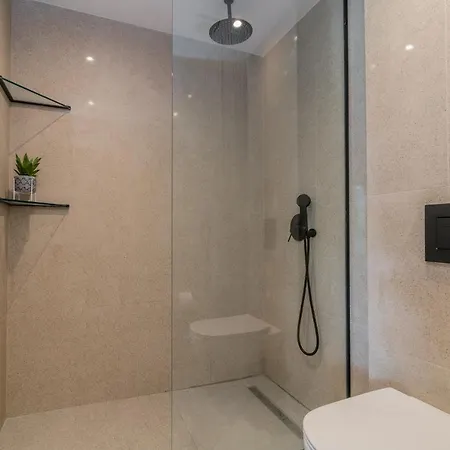 Herbs Willa Kalamákion